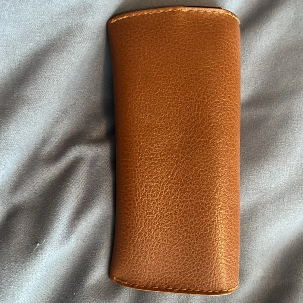 Ray Ban Sunglasses Carrying Case - Picture 4 of 5